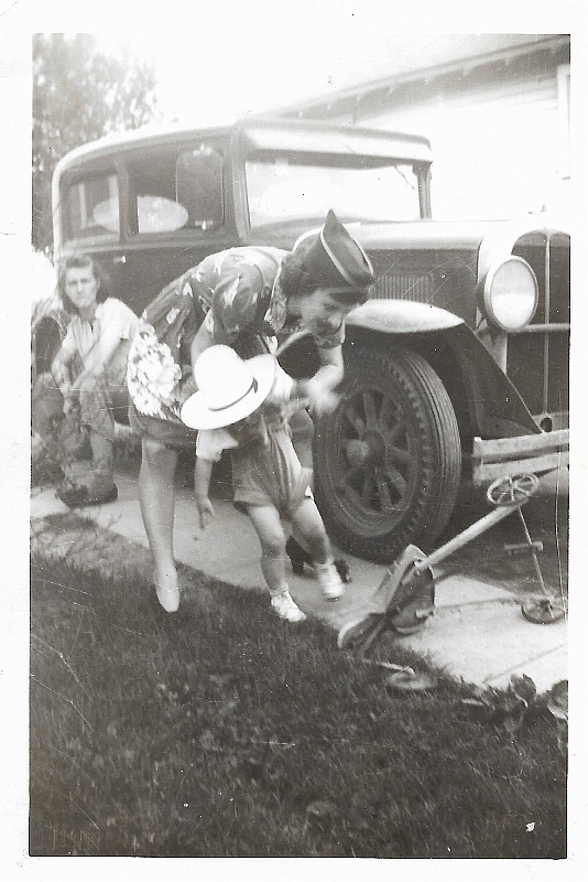 Lucille Roskom Adeline Goeke Wayne Roskom.jpeg